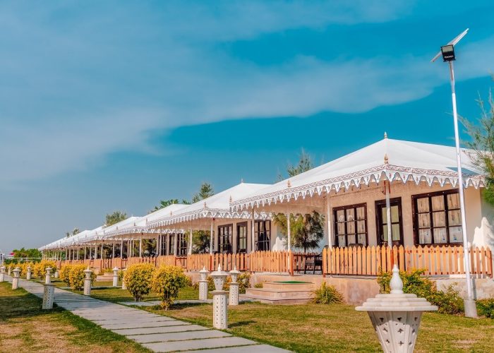 tents-views-from-outside (1)